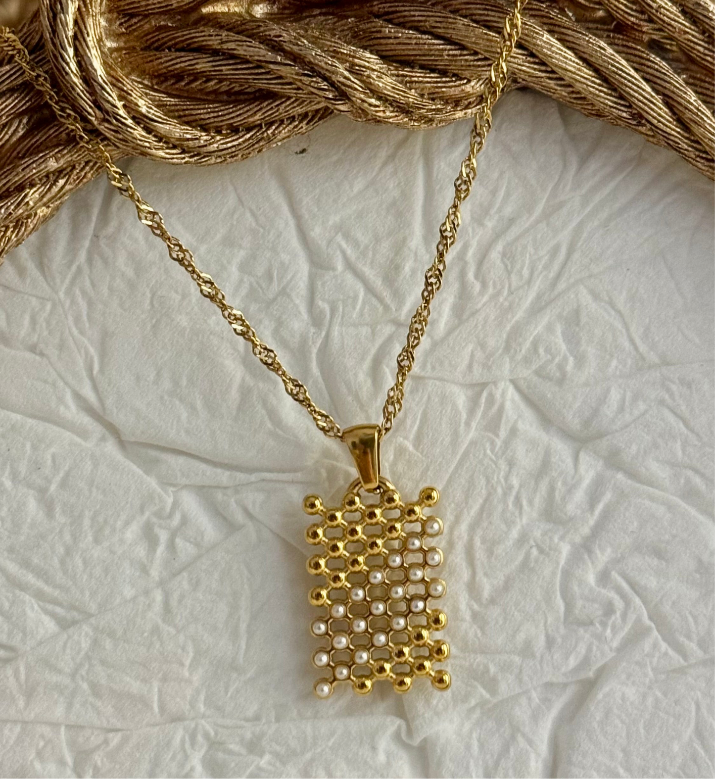 Lustre Grid Necklace