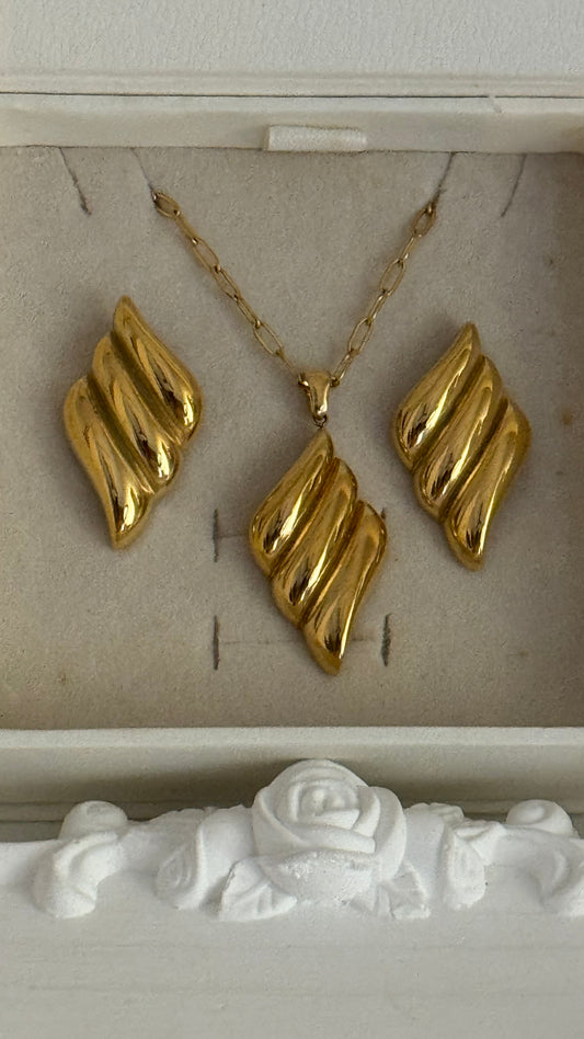 Golden Ripple Set ( Necklace + Earrings)