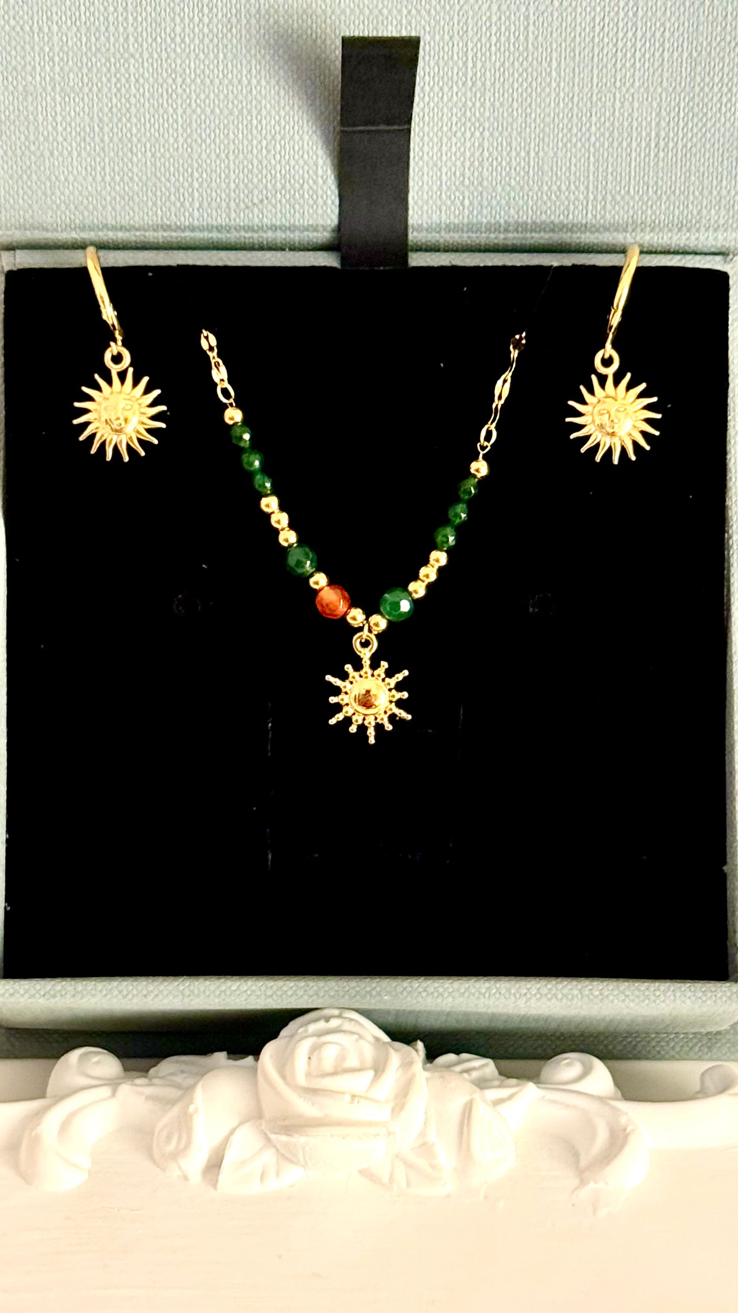 Sunnara Set ( Necklace and Earrings)