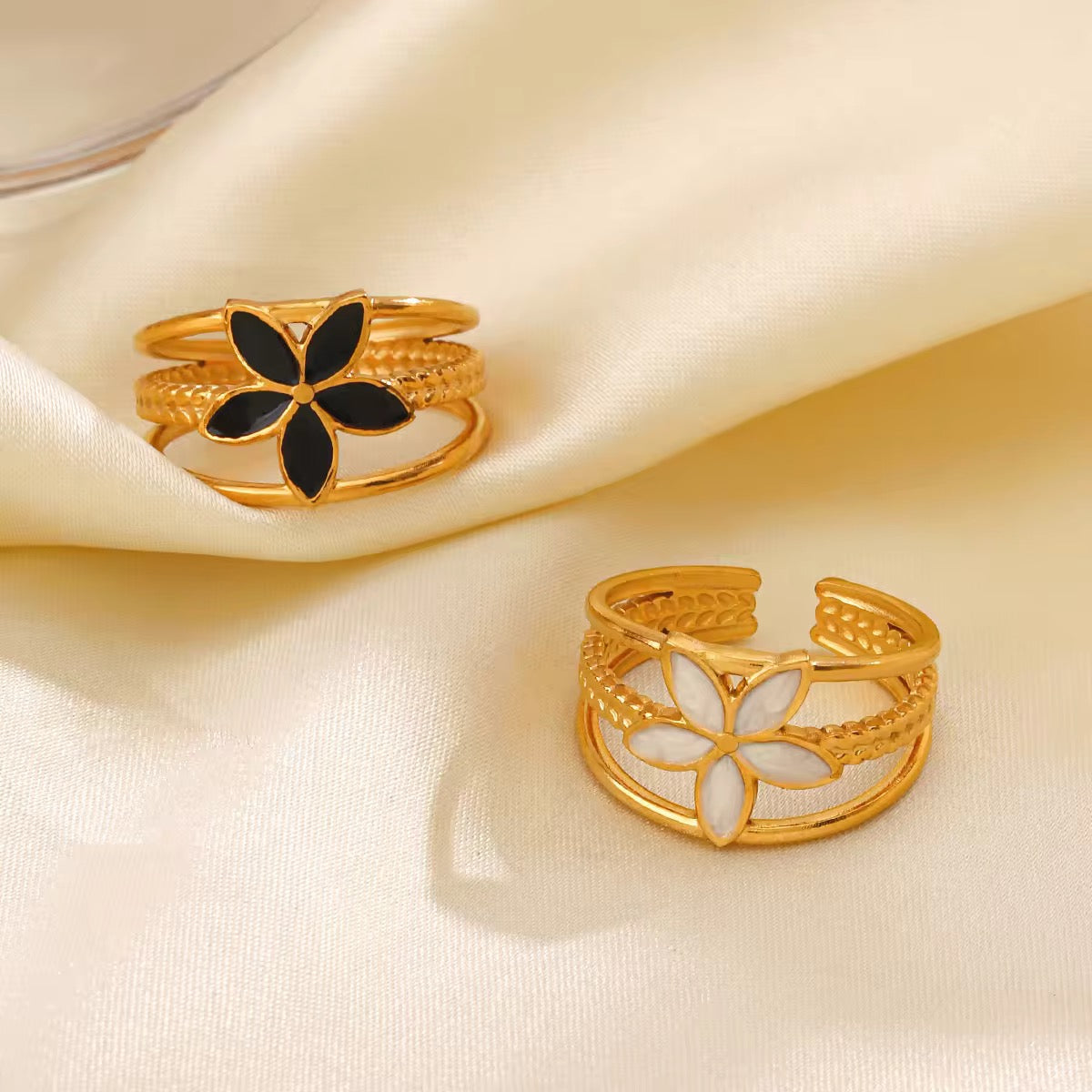 Fleur Band Ring