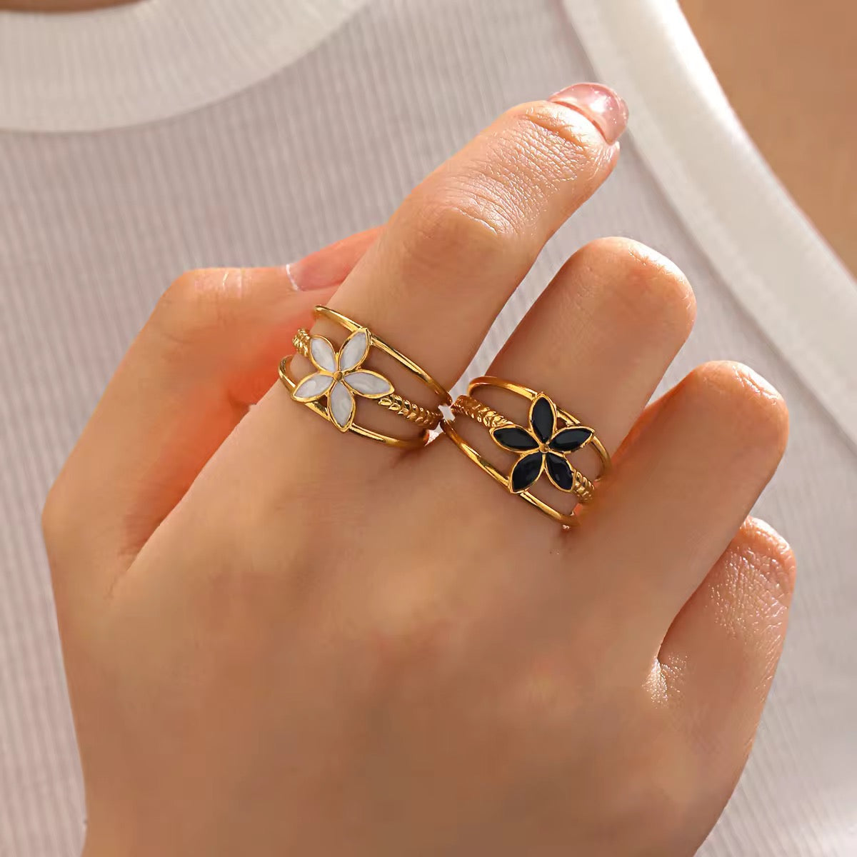 Fleur Band Ring