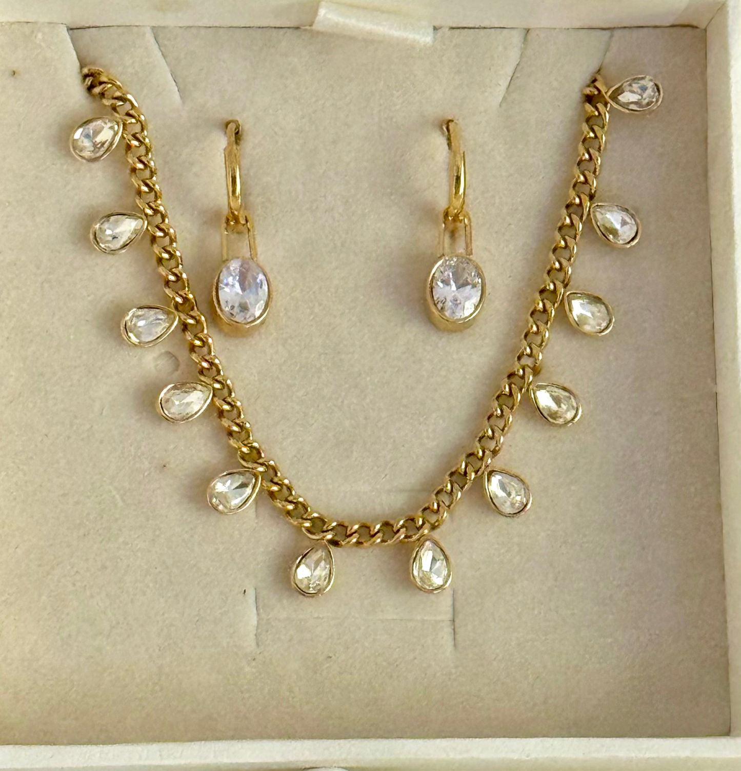 White Luster Drop Set