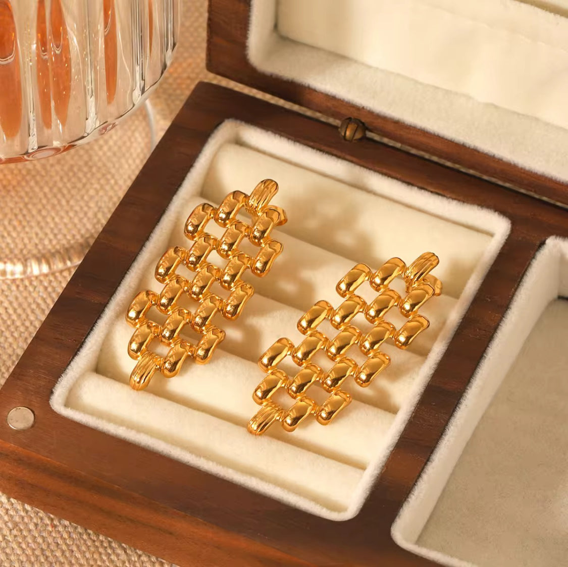 Geometric Maze Studs
