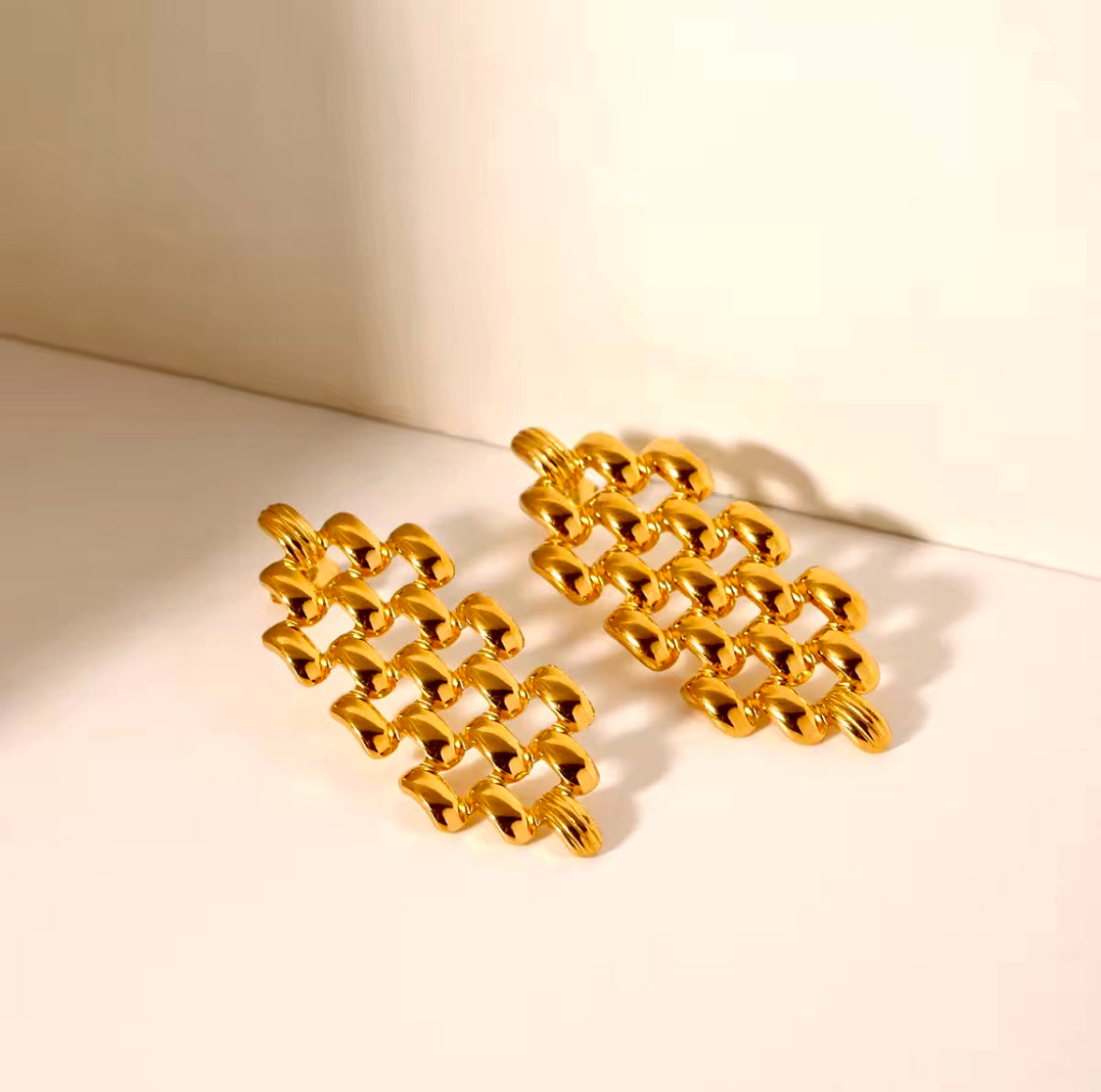 Geometric Maze Studs