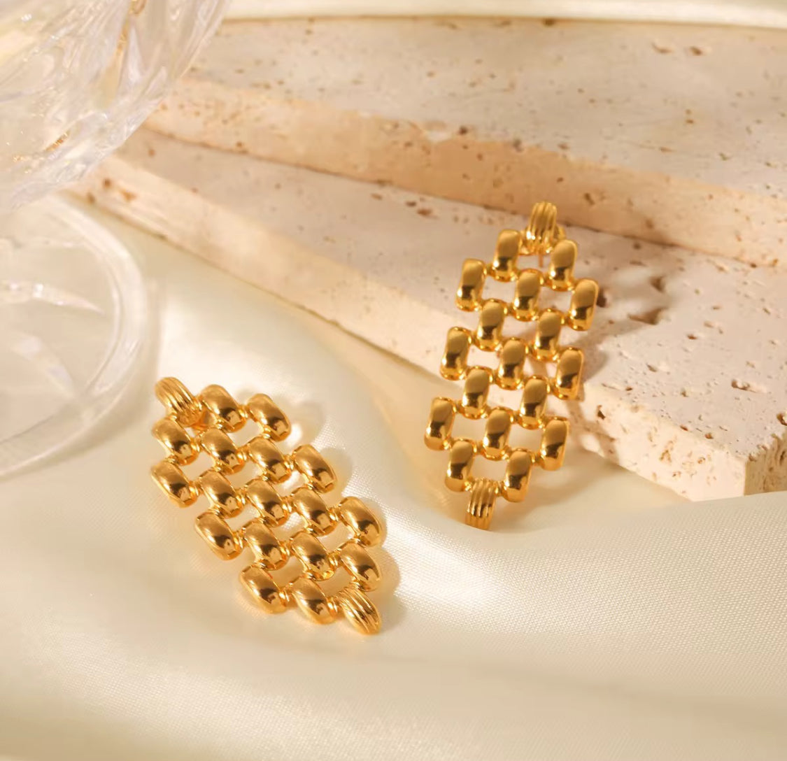 Geometric Maze Studs