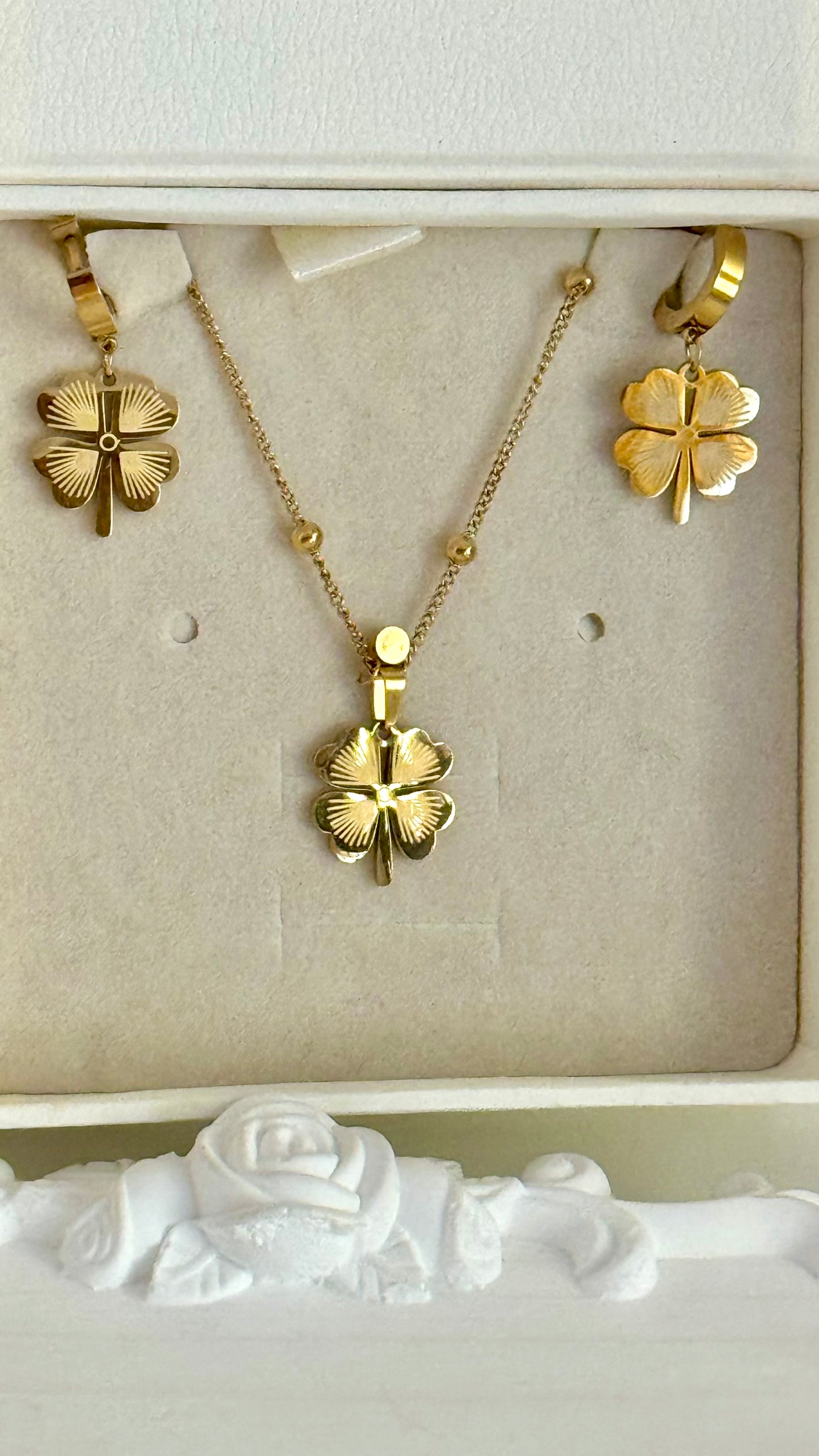Charmé Clover Set