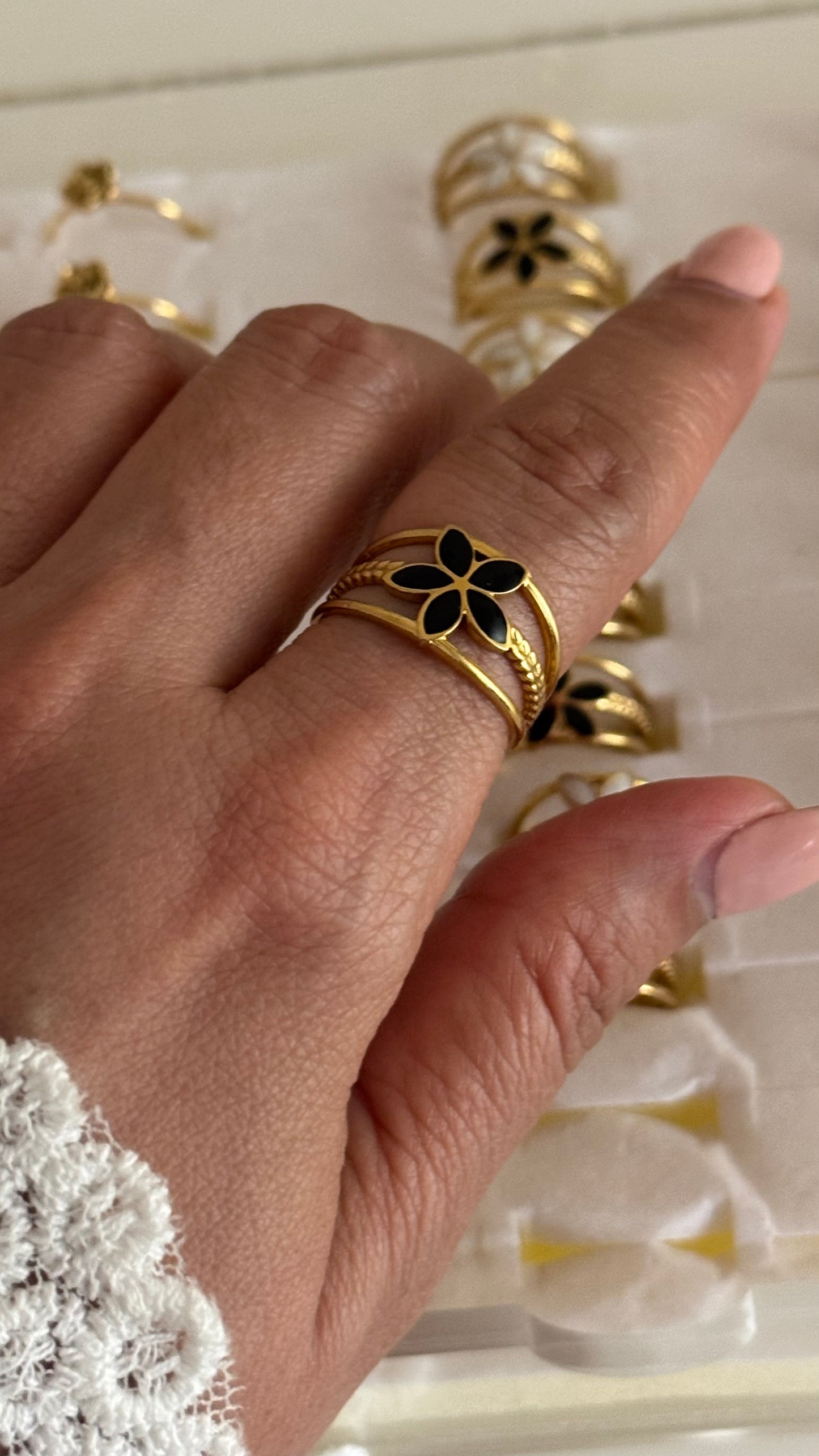 Fleur Band Ring