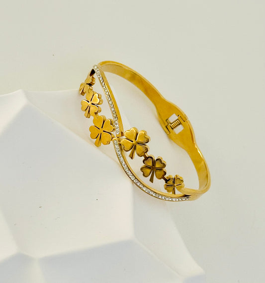 Clover Trail Bracelet