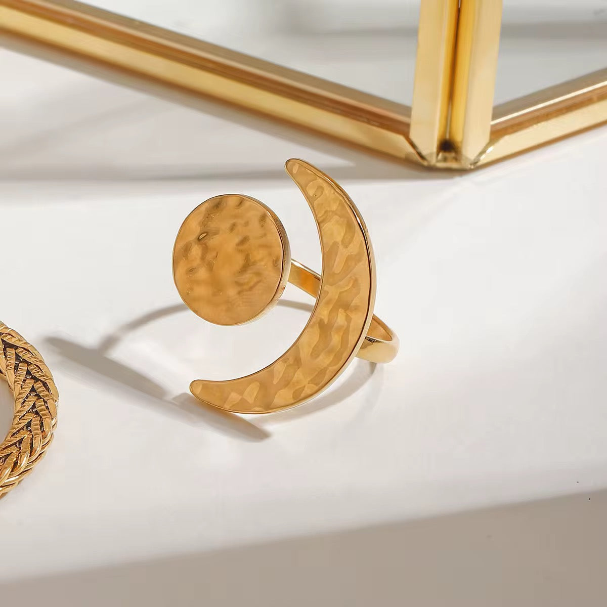 Eclipse Ring