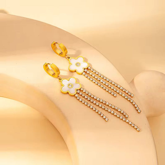 Cassie Clover Danglers