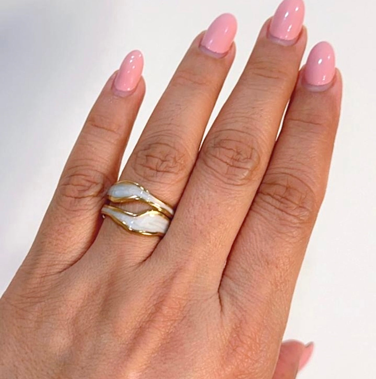 Asymmetrical Enamel Ring