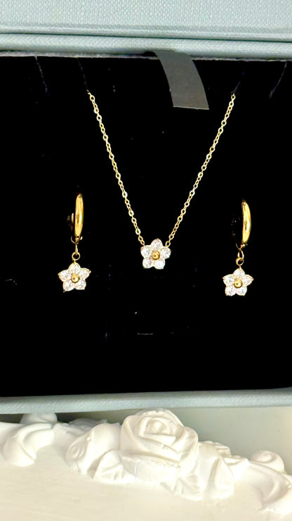 Lunafluer Set ( Necklace and Earrings)