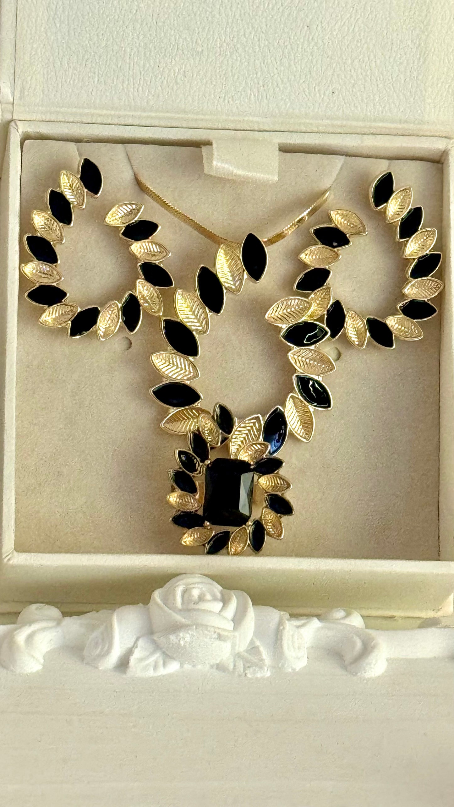 Leaf Trail Set ( Necklace + Earrings + Ring )