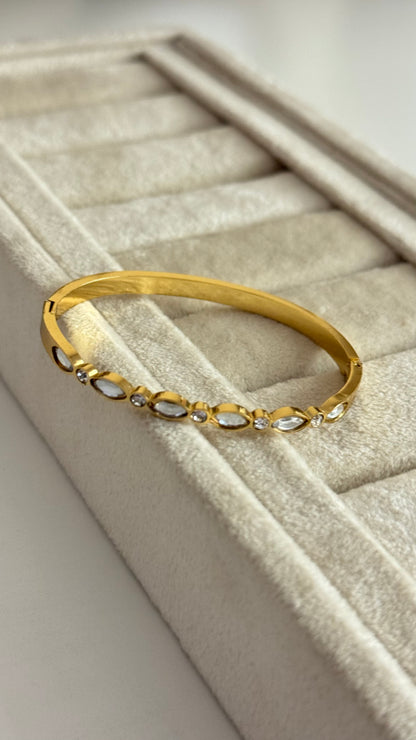 Iris Link Bangle ( Small Size-2.4”)