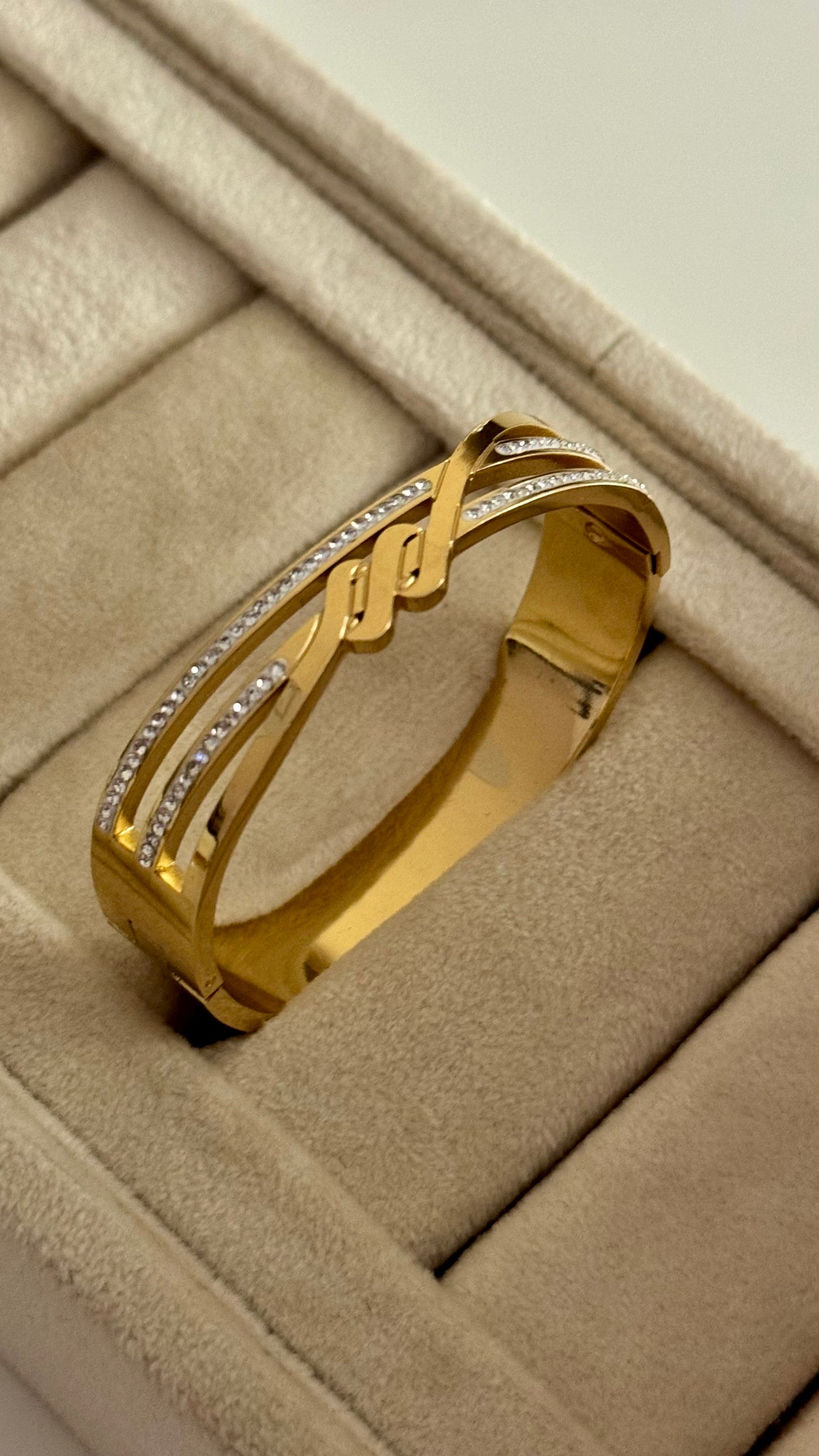 Auric Flow Bracelet (Small Size-2.4”)
