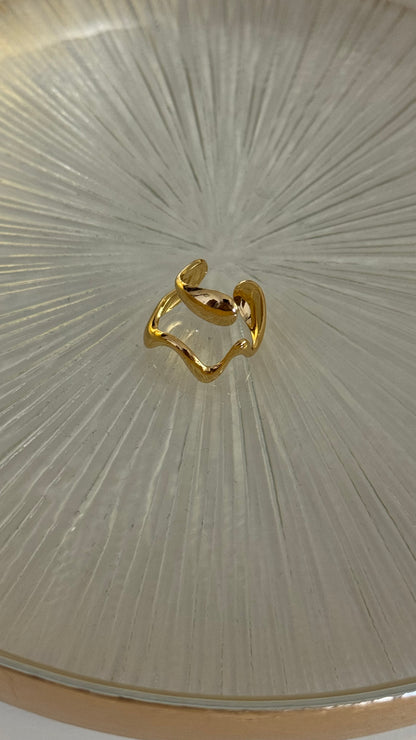Eterna Wave Ring