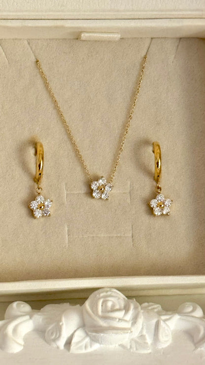 Lunafluer Set ( Necklace and Earrings)