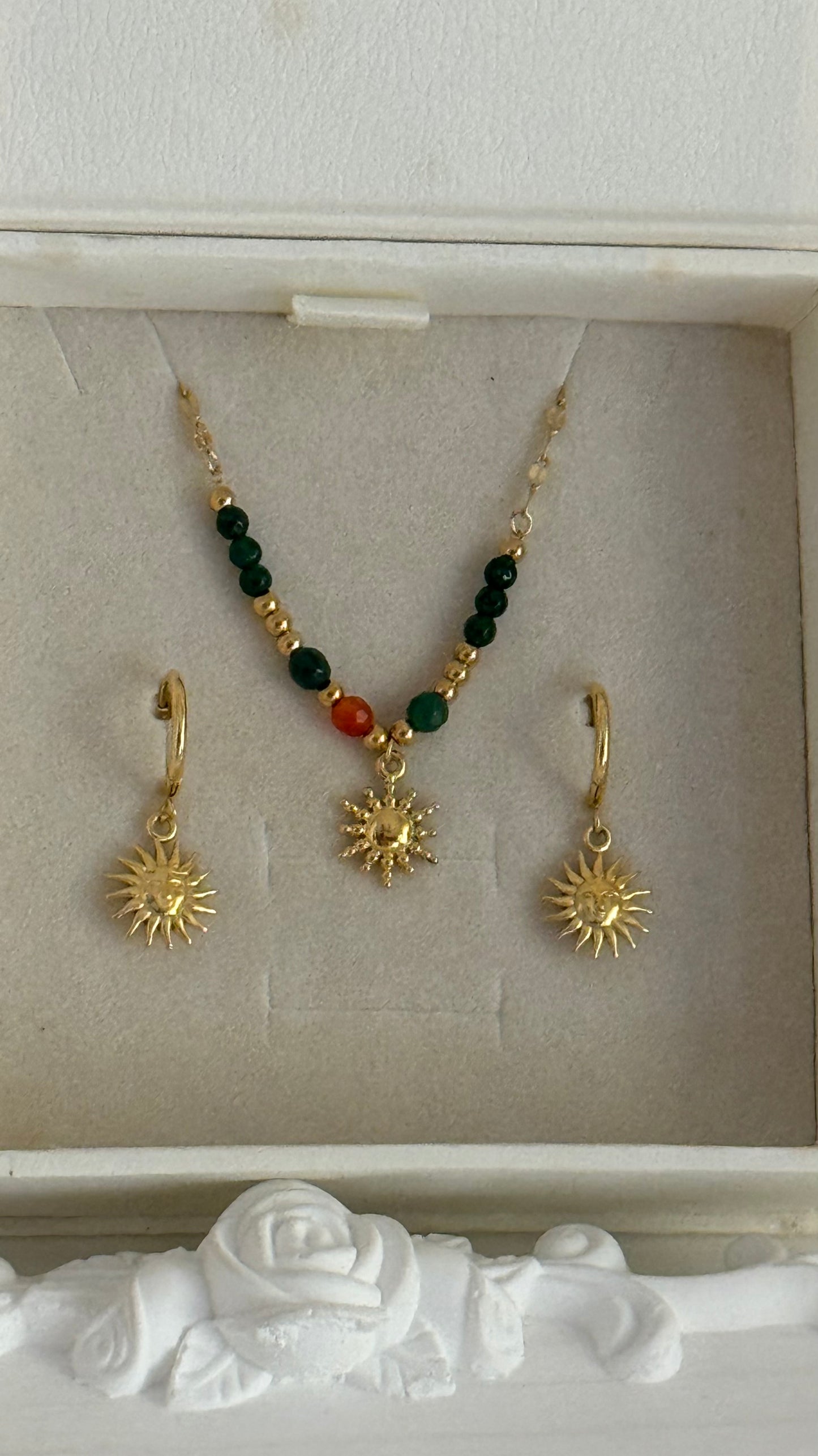 Sunnara Set ( Necklace and Earrings)