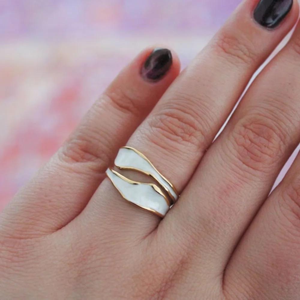 Asymmetrical Enamel Ring