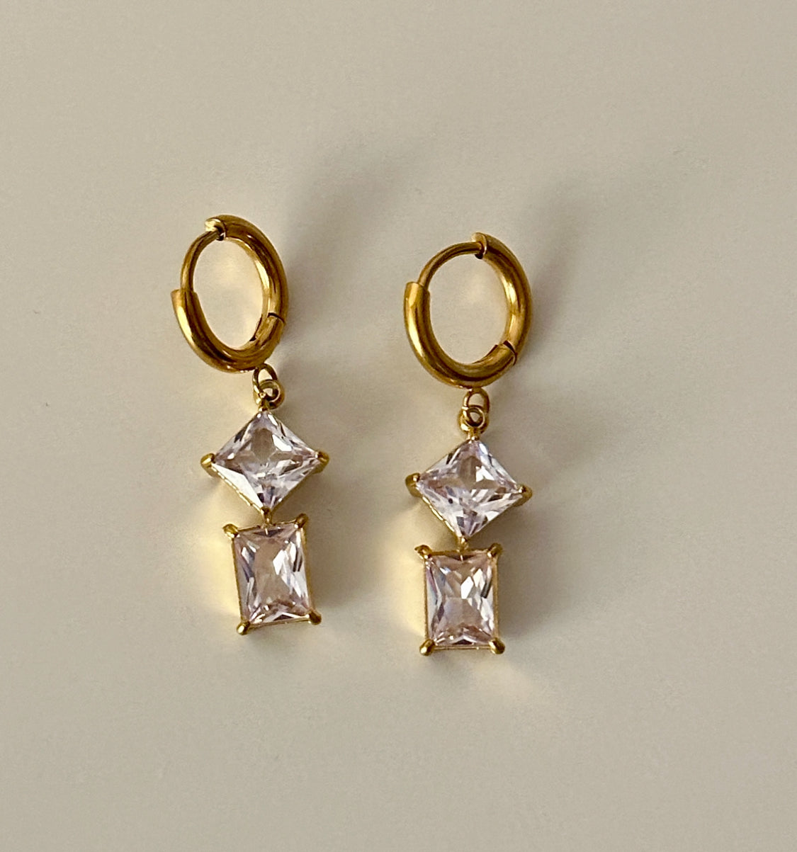 Zig - Zag zircon Dangler