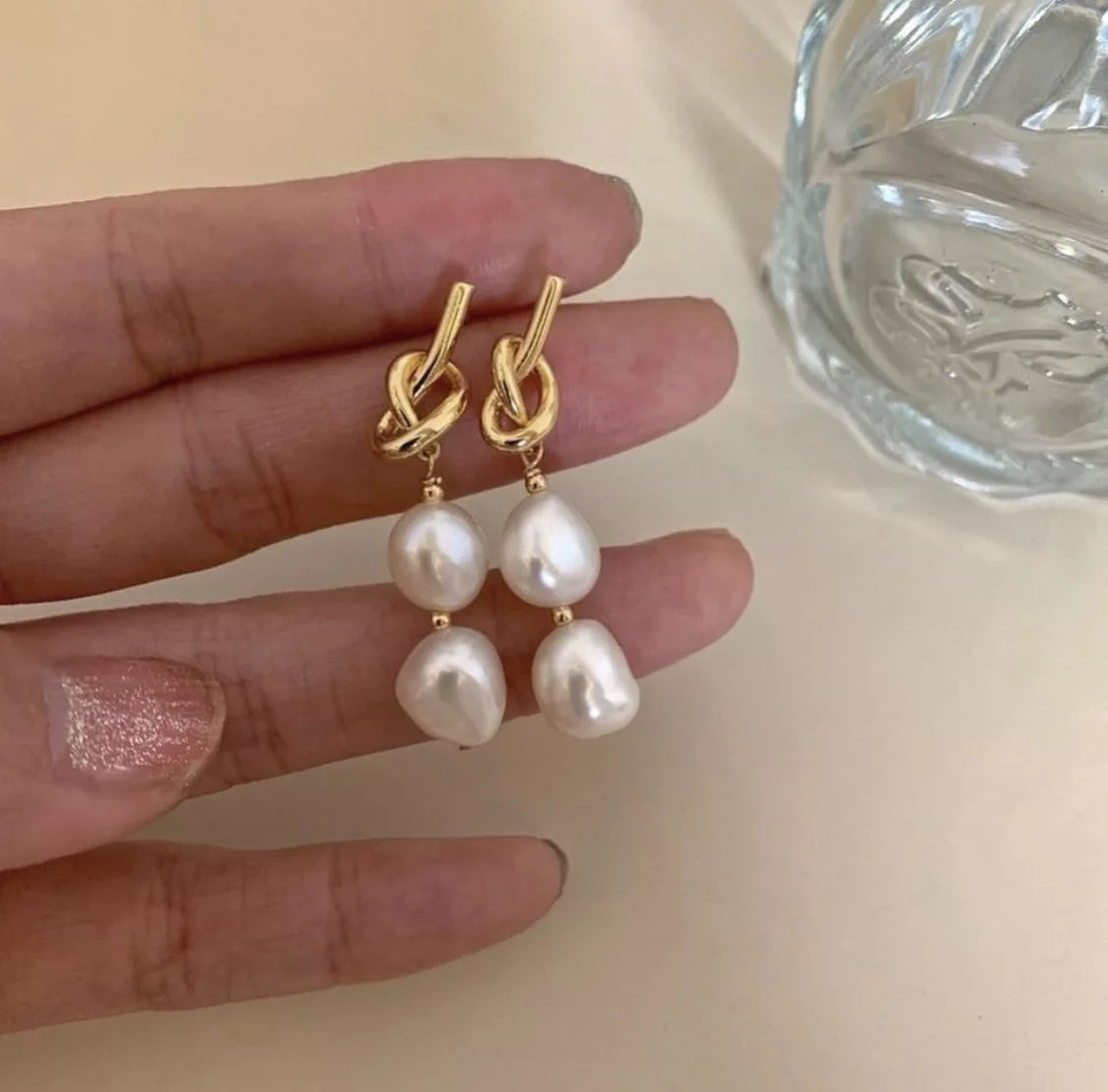 Tia Pearl Earrings