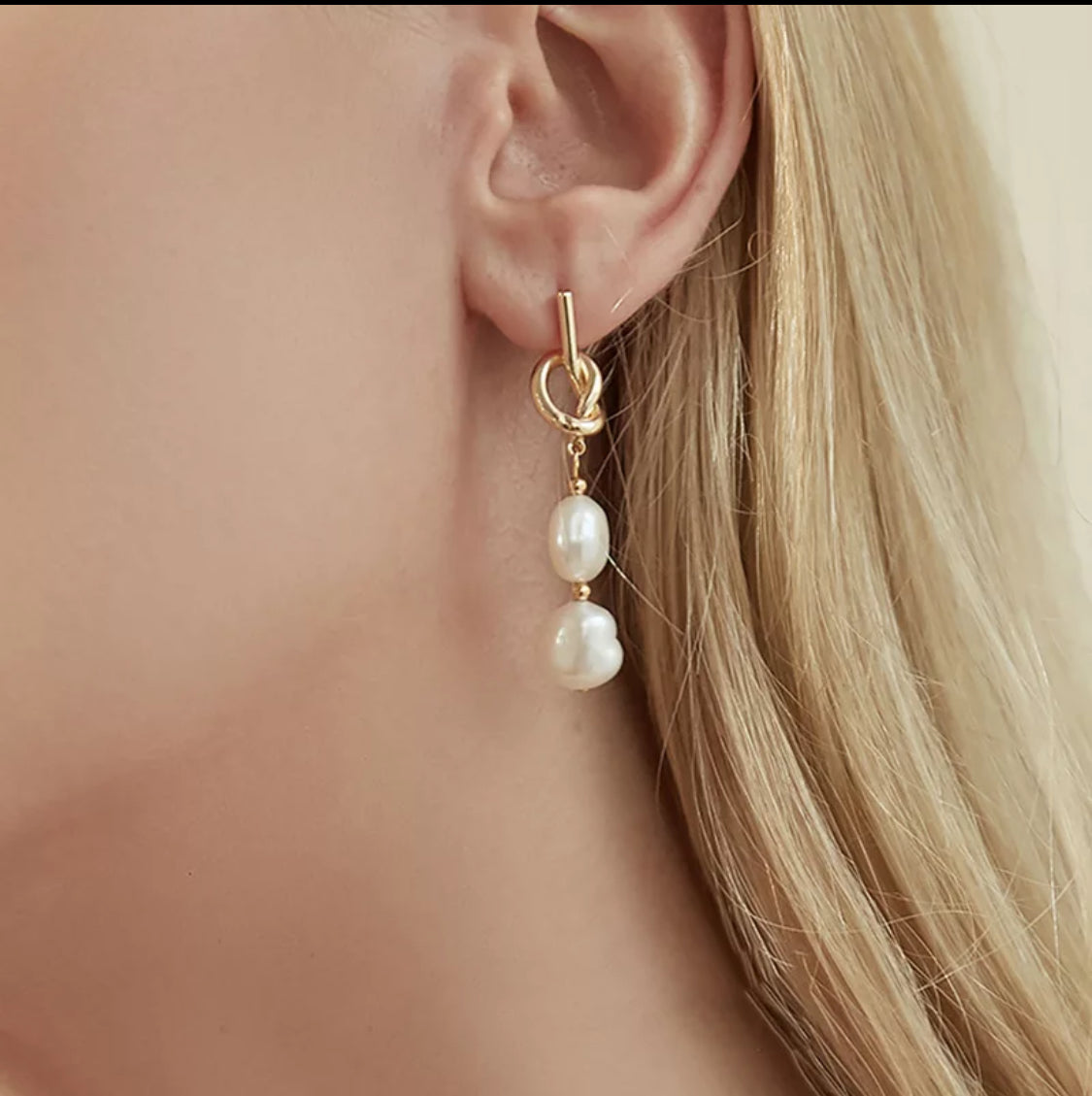 Tia Pearl Earrings