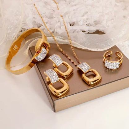 Noirèa Set ( Necklace + Earrings + Ring + Bracelet)