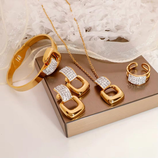 Noirèa Set ( Necklace + Earrings + Ring + Bracelet)