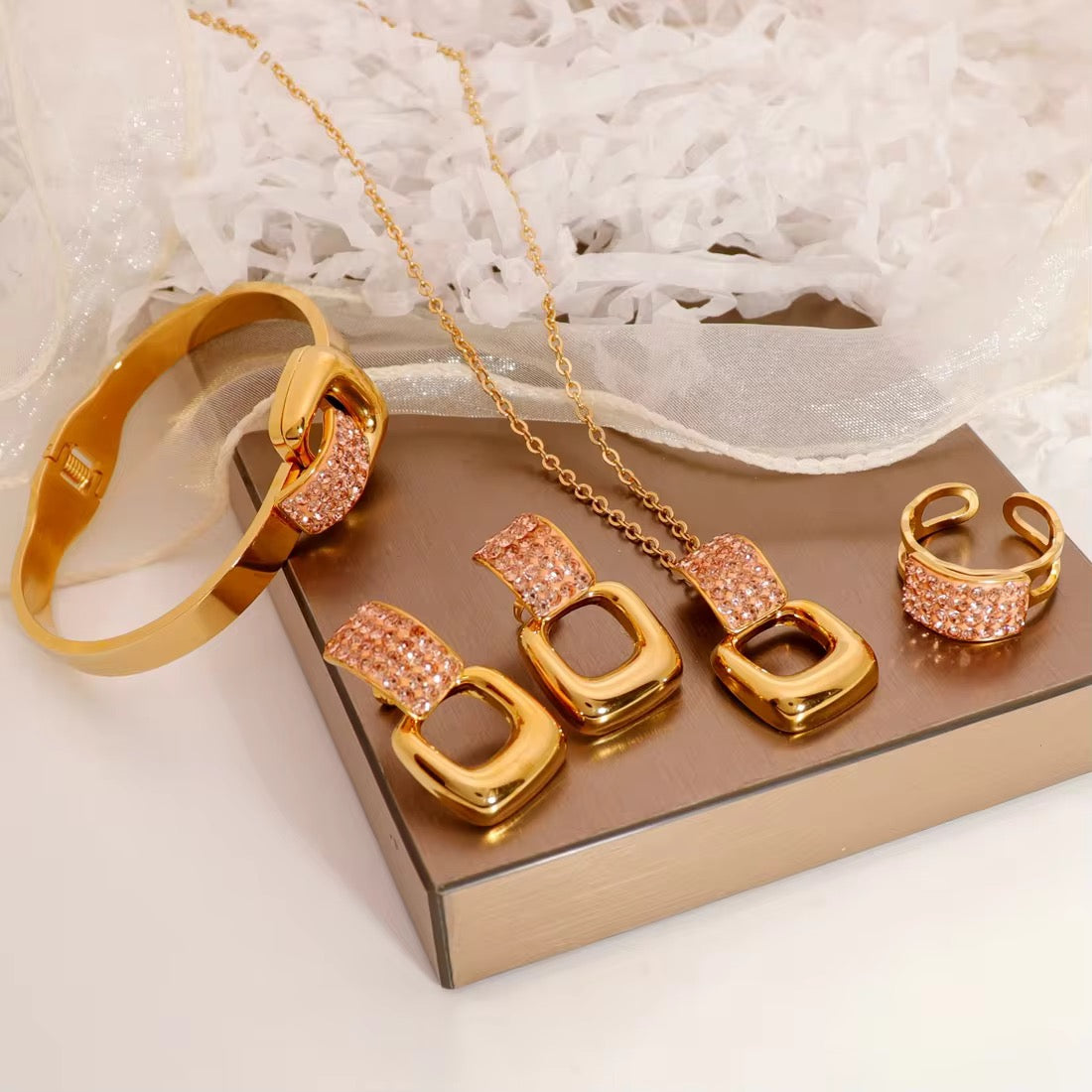 Noirèa Set ( Necklace + Earrings + Ring + Bracelet)