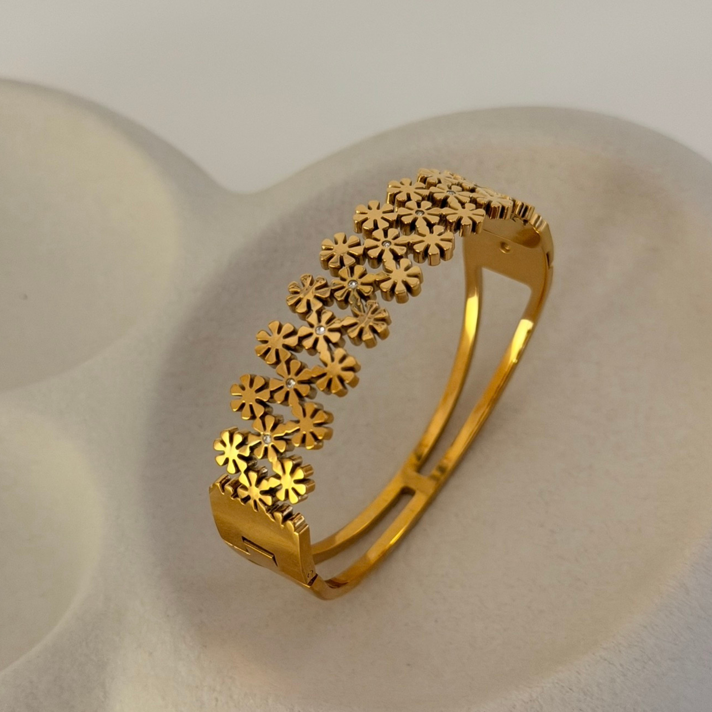 Roset Bracelet| 18K Gold-Plated • Waterproof • Anti-Tarnish