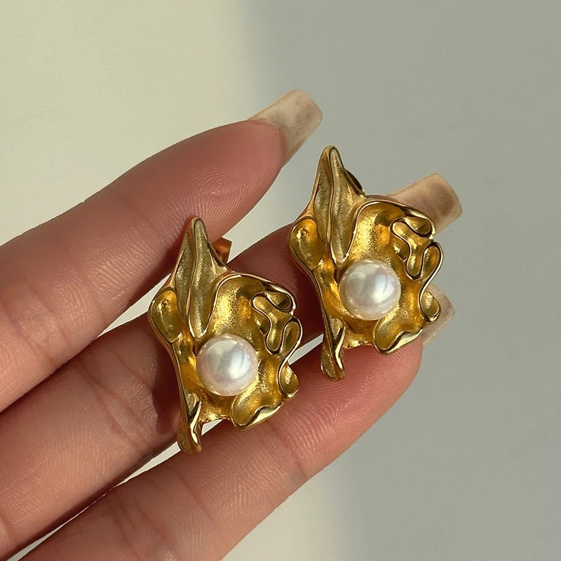 Rouched Pearl Earrings