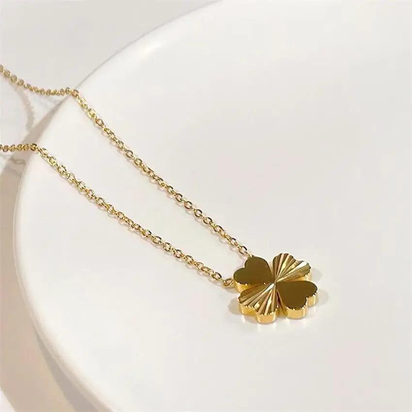 Textured Clover Necklace