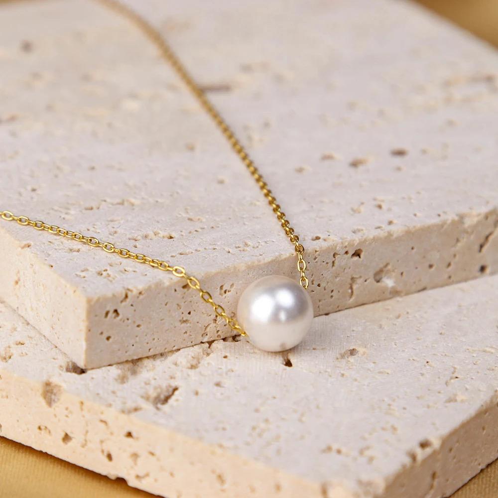 Dainty Pearl Necklace