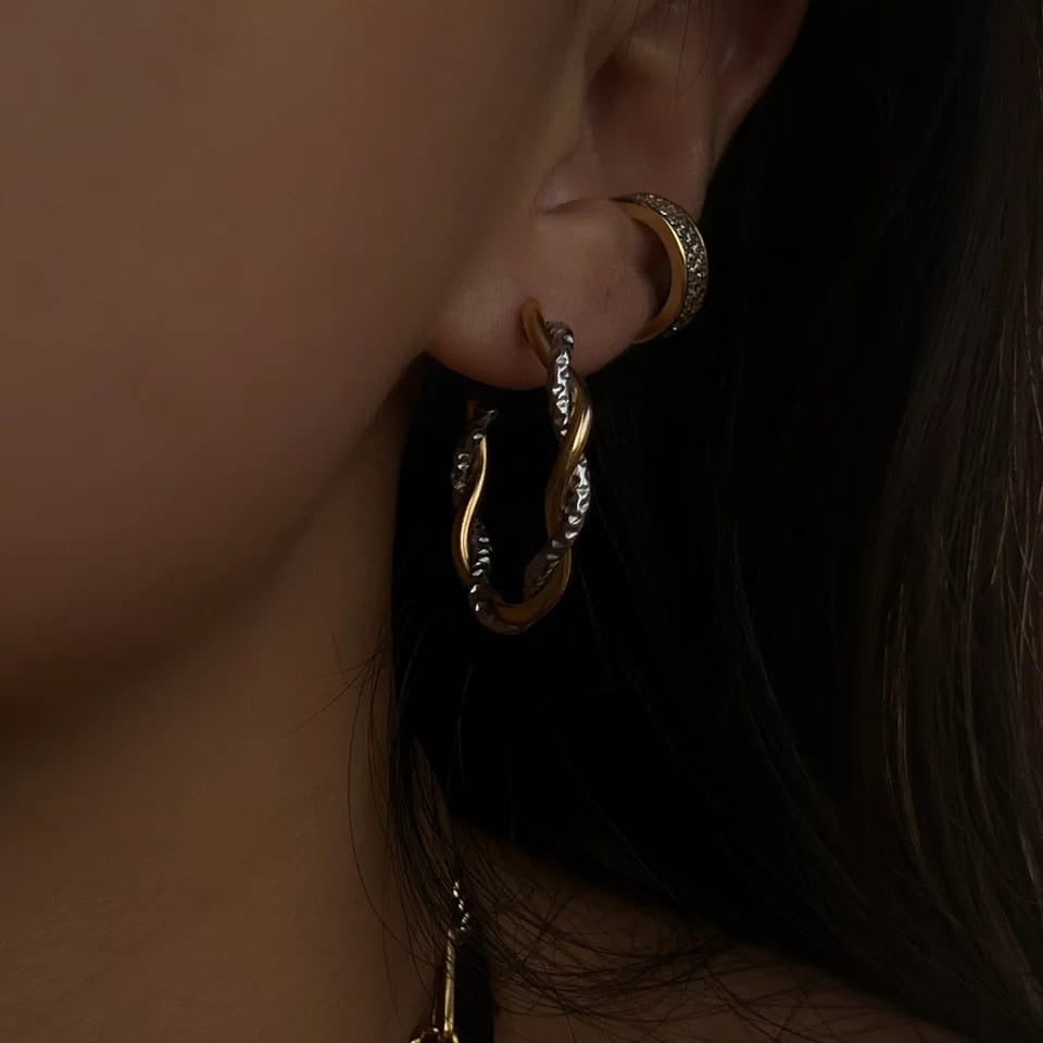 Dual Twist Hoops