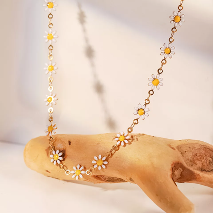 Spring Daisy Necklace