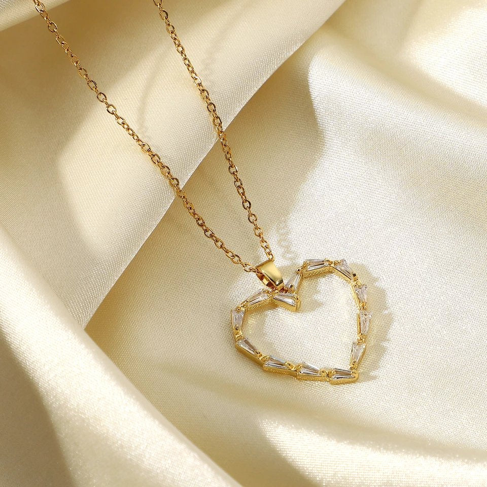 Fiona heart necklace