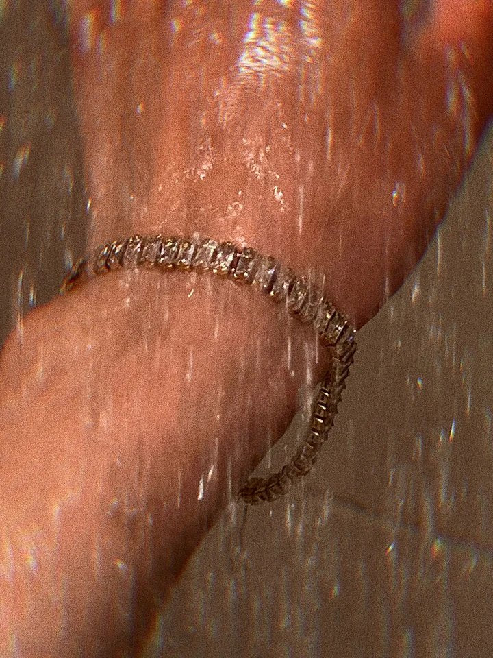 Tennis bracelet