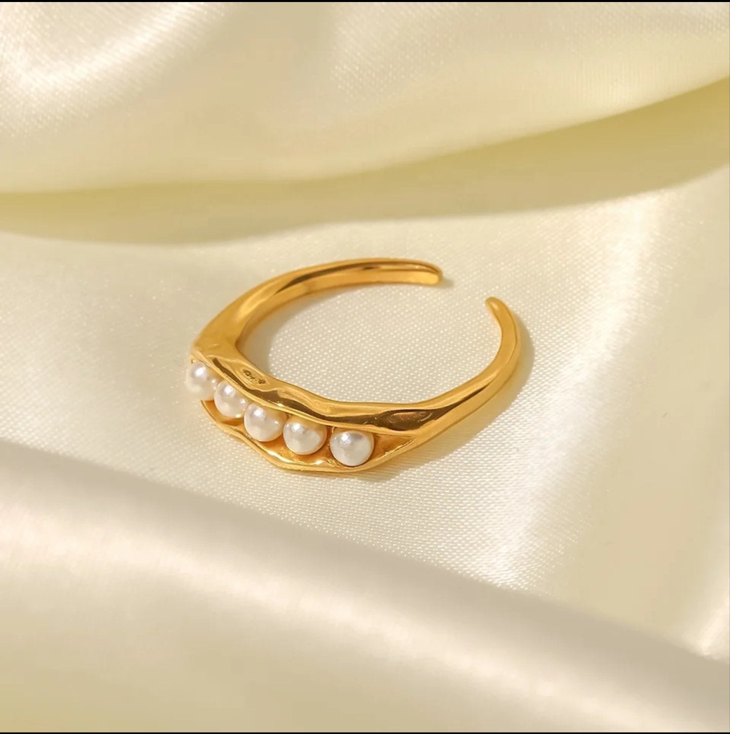 Josien Pea Pod Adjustable Ring