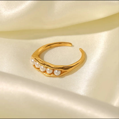 Josien Pea Pod Adjustable Ring