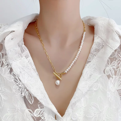 Barque pearl necklace