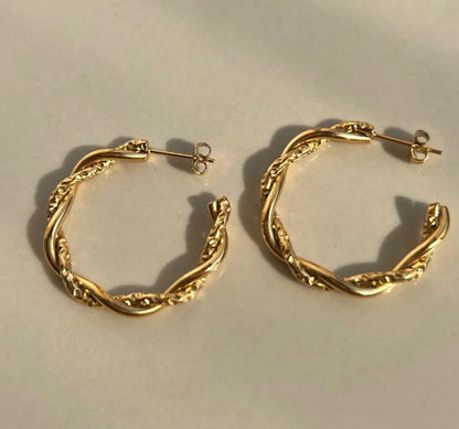 Dual Twist Hoops